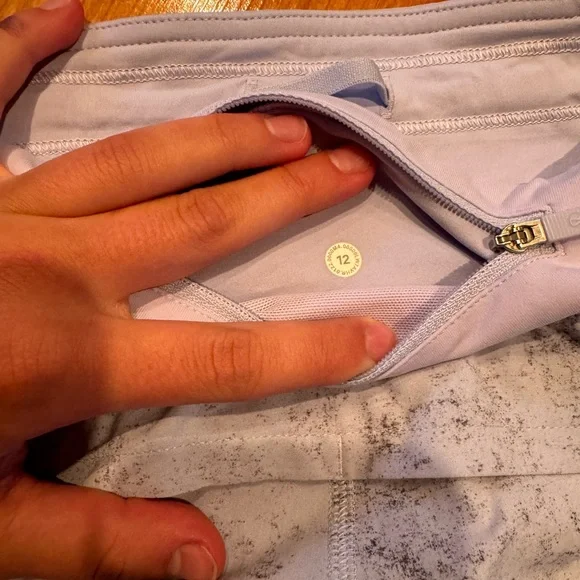 LULULEMON SPEED UP SHORTS “2.5 inch” - Picture 5 of 5